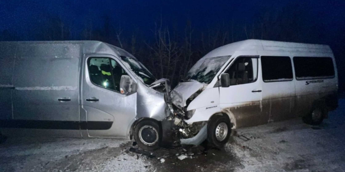 На Вінниччині зіткнулися два мікроавтобуси – постраждали водії та пасажирка