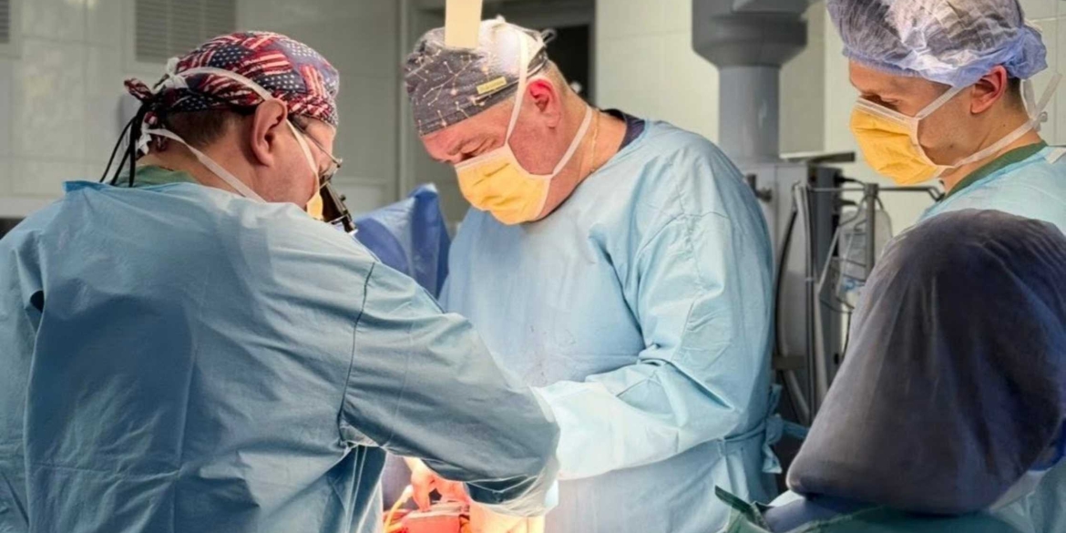 Надскладна операція у Вінниці пацієнтці видалили внутрішньосерцеву пухлину