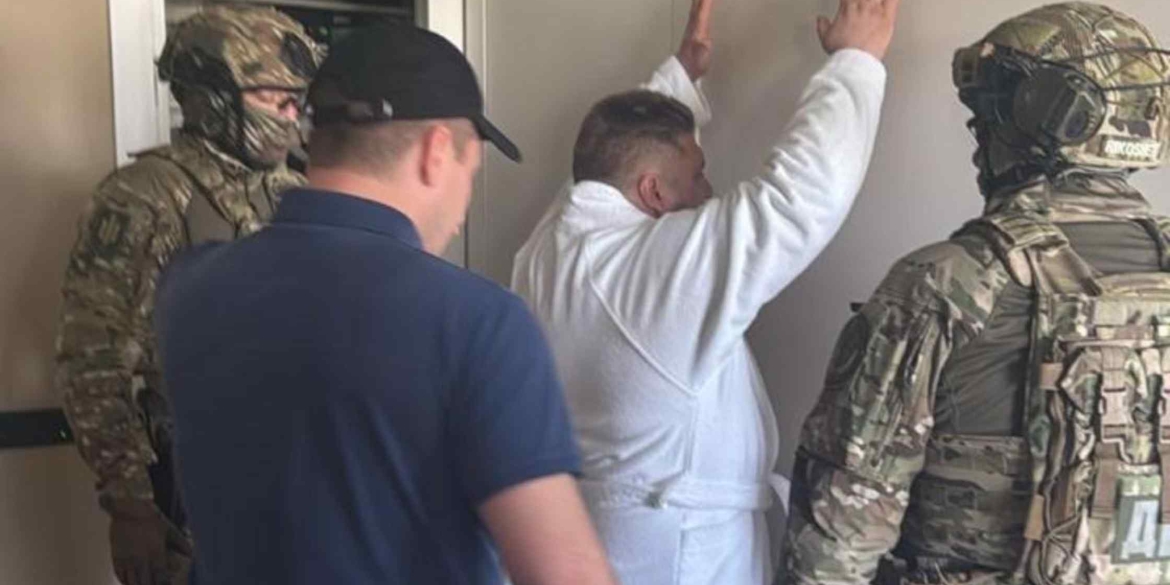 Наркотики й корупція екскерівників Держпродспоживслужби Вінниччини спіймали на хабарі