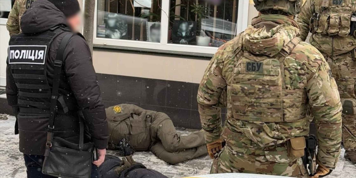 Нацполіція спільно з СБУ викрила вінничан, які за гроші «відбивали» чоловіків від мобілізації