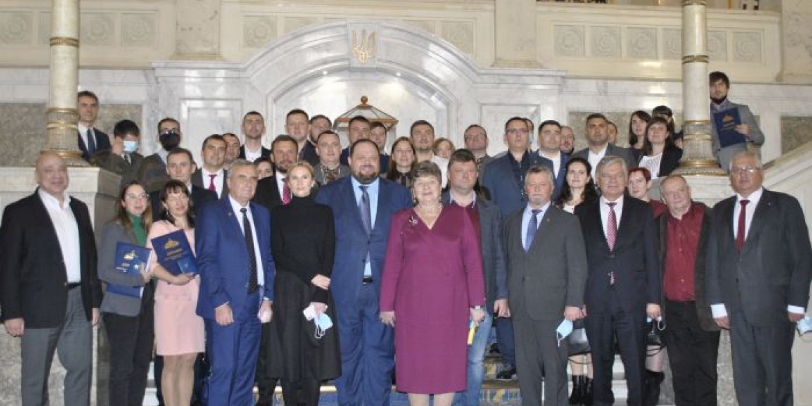 Науковці вінницького університету отримали дипломи лауреата премії Верховної Ради України