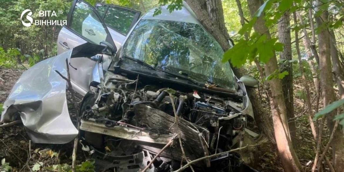 Не впоралась з керуванням слідчі Жмеринщини розслідують ДТП з двома постраждалими