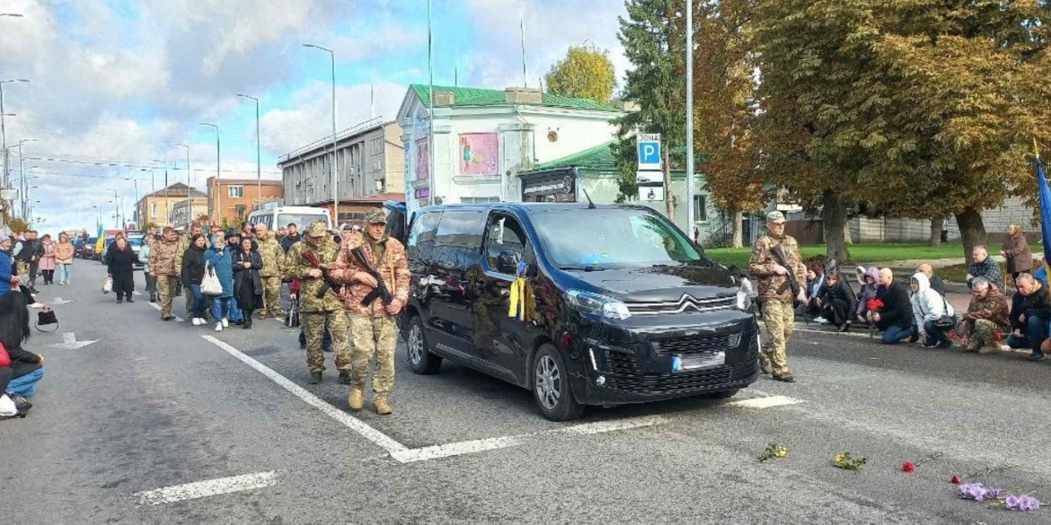 Немирівська громада прощалась з загиблим 49-річним героєм