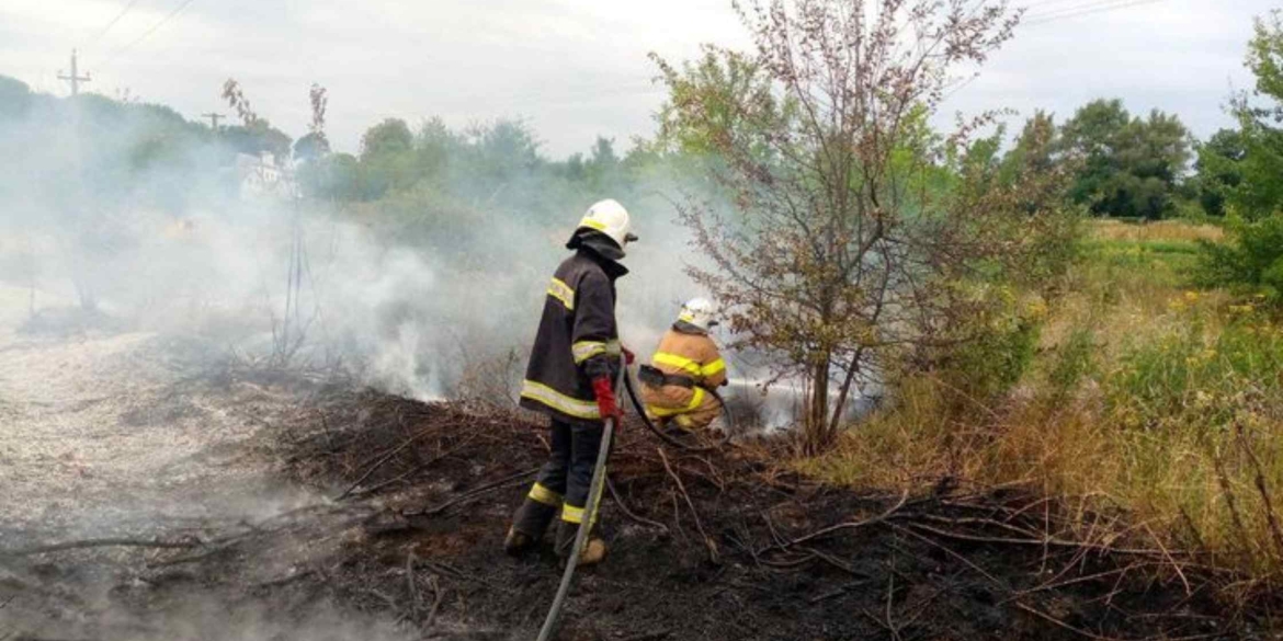 Необережне поводження людей з вогнем - рятувальники 13 разів виїжджали на ліквідацію пожеж