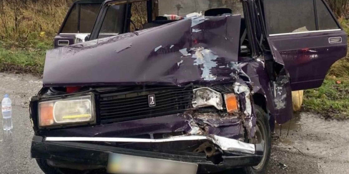 Неподалік Гайсина у ДТП постраждала 18-річна пасажирка легковика