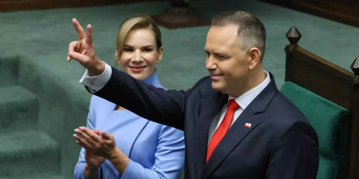 Новий президент Польщі Кароль Навроцький склав присягу