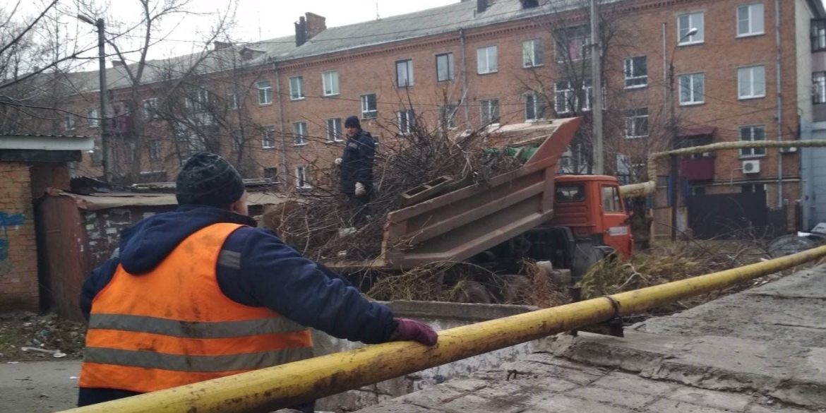 Однієї вантажівки не вистачить: друкарня у Вінниці отримала припис за сміття