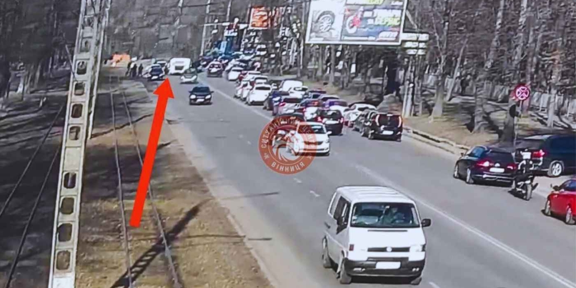 Одразу дві ранкових ДТП ускладнили дорожній рух на Хмельницькому шосе та у центрі Вінниці