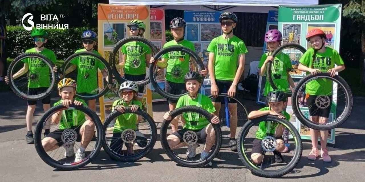 Олімпійський день у Вінниці спортивні школи організували масову руханку для городян