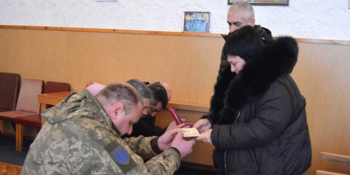 Орден “За мужність” III ступеня вручили рідним загиблого Героя із Великої Русави