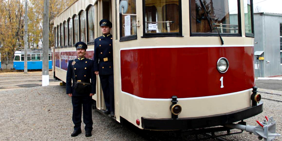 Осіння Вінниця: містян запрошують на атмосферну поїздку ретро-трамваєм