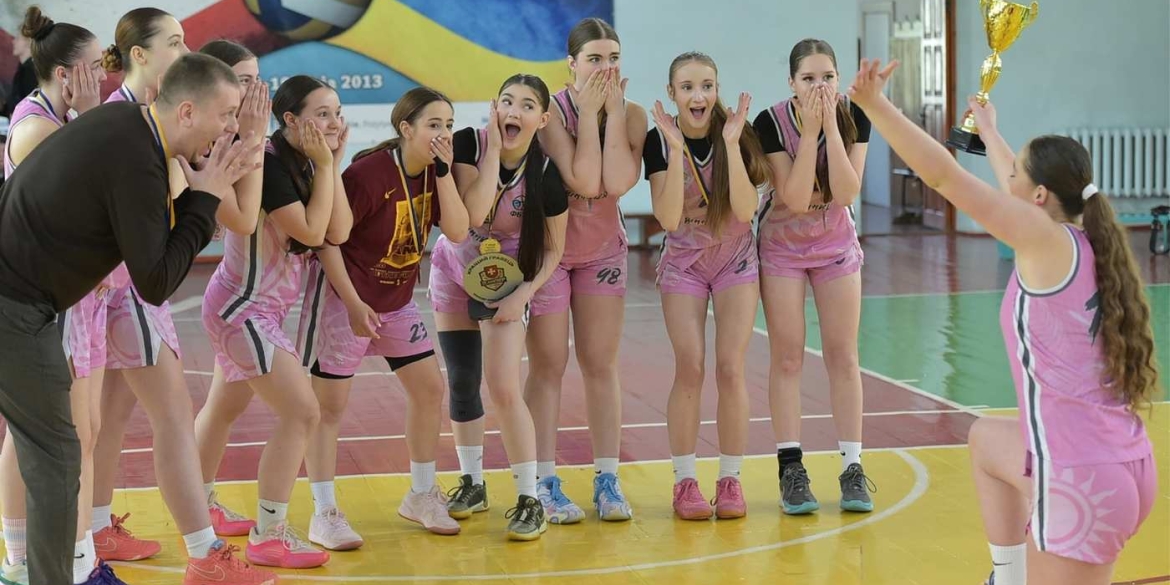 Остання секунда вирішила все як юні вінничанки вибороли «срібло» чемпіонату України