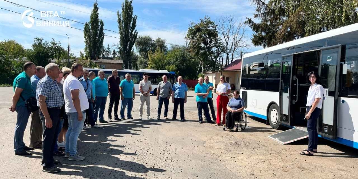 Пандуси, посадка, повага як вінницькі автобуси стають доступнішими