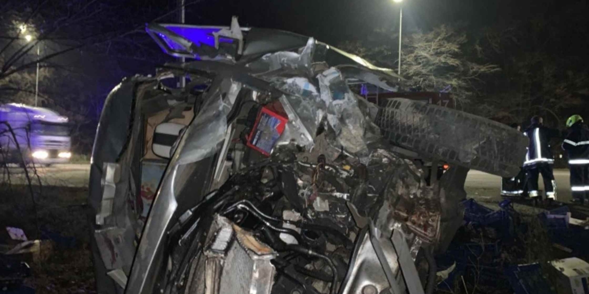 Пасажирка мікроавтобуса загинула у нічній ДТП на Вінниччині