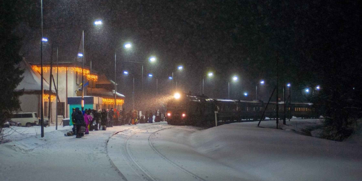 Перепона на залізничному шляху зупинила вночі поїзд “Вінниця – Гайворон”