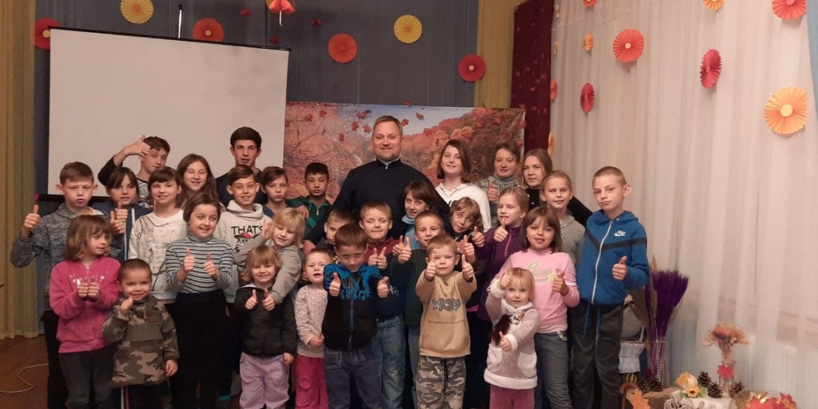 Священник Вінницько-Барської єпархії відвідав дітей у Центрі соціальної реабілітації
