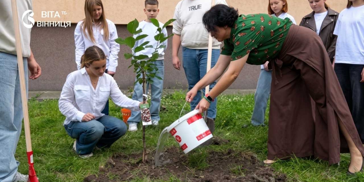 Підприємиця спрямувала частину гранту на екоініціативу у вінницькому ліцеї з'явився компостер