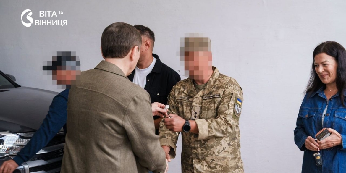 Пікапи для мобільних вогневих груп вінницькі військові отримали нову техніку