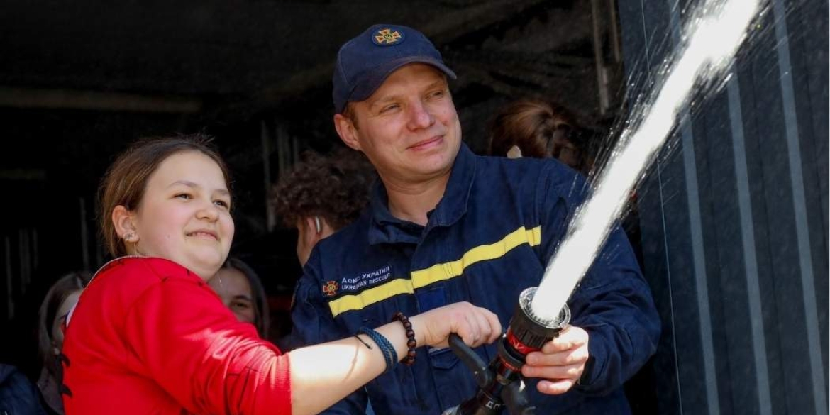 Побачити звук порятунку у Вінниці ДСНС влаштували екскурсію для дітей з порушеннями слуху