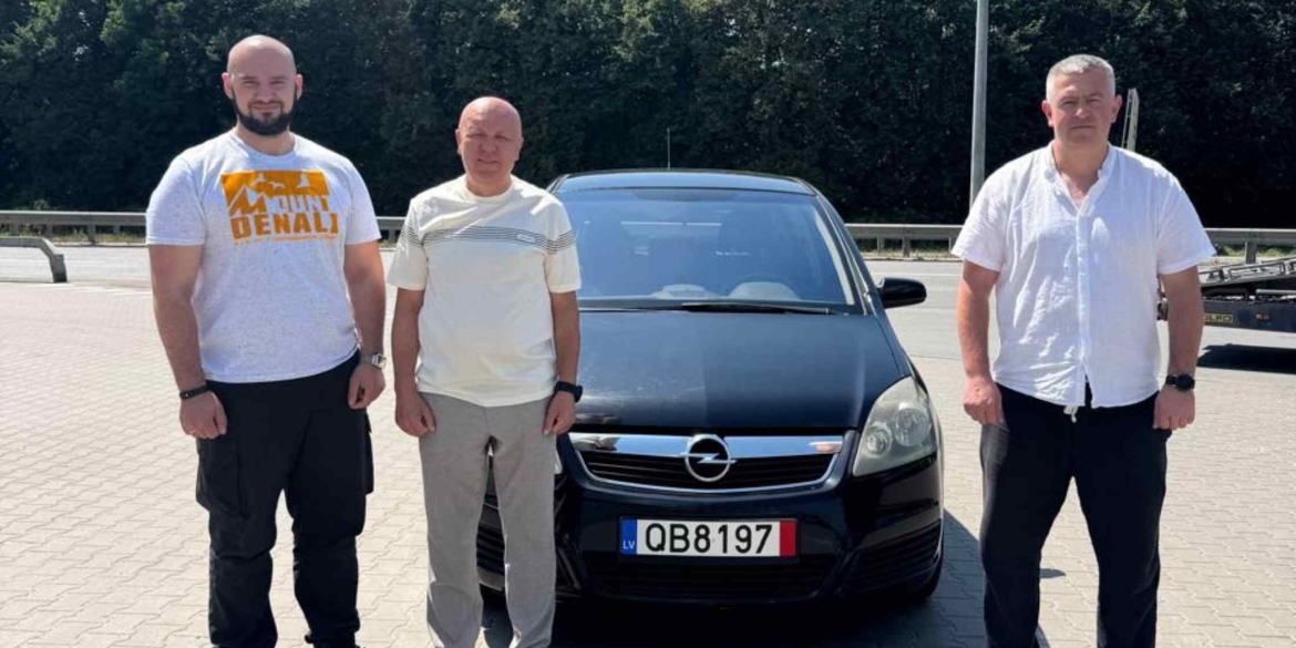 Почесне Консульство Латвії у Вінниці передало авто для потреб Нацгвардії