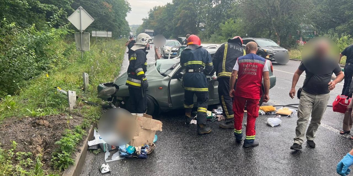 Подробиці моторошної аварії — на Вінниччині в аварії загинуло подружжя, їх немовля у лікарні