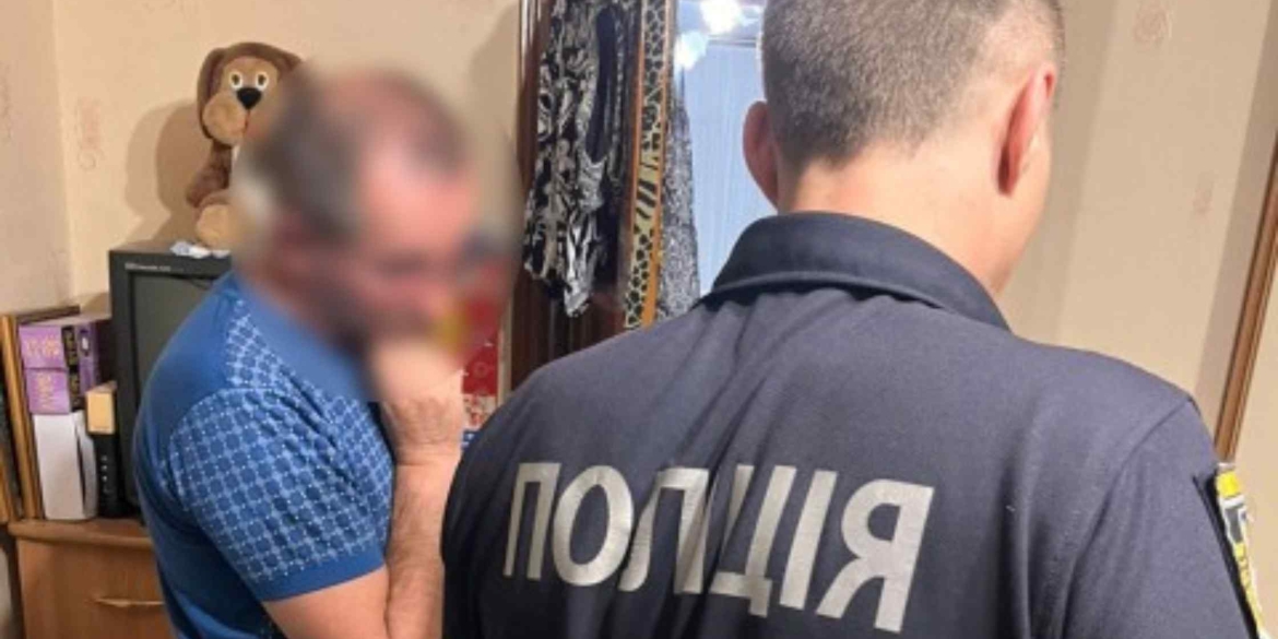 Поліцейські Могилів-Подільського затримали киянина, який зберігав дитячу порнографію