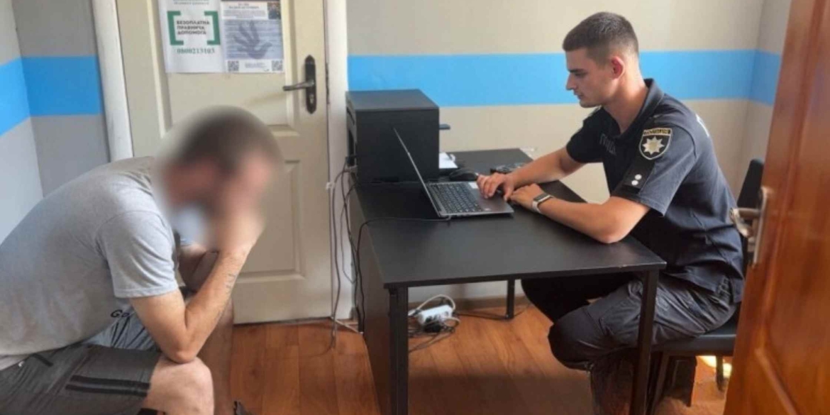 Поліцейські Могилів-Подільського затримали організаторів “переправи” військовозобов'язаних за кордон
