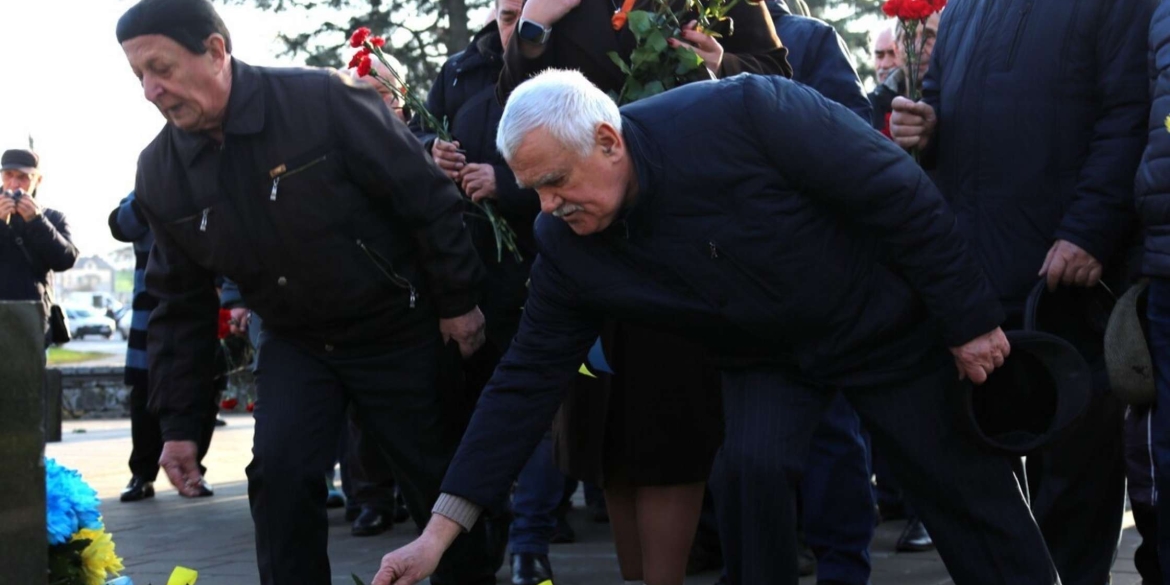 Поліцейські у Вінниці долучились до вшанування ліквідаторів наслідків аварії на ЧАЕС