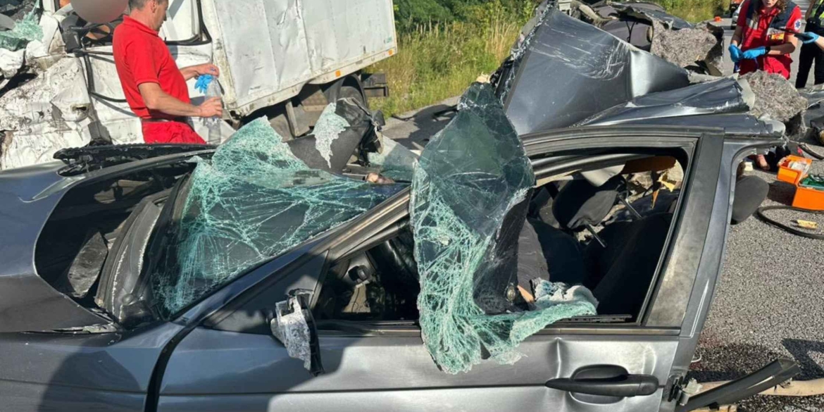 Поліція працює на місці смертельної ДТП у Хмільницькому районі 
