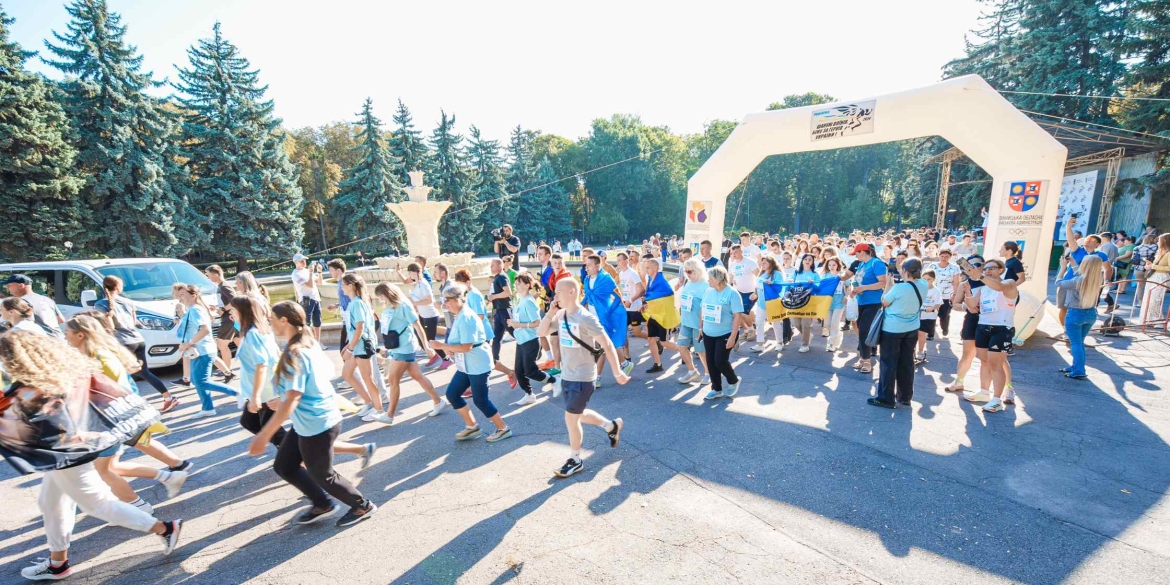 Понад 1200 вінничан взяли участь у забігу пам’яті «Шаную Воїнів, біжу за Героїв України»