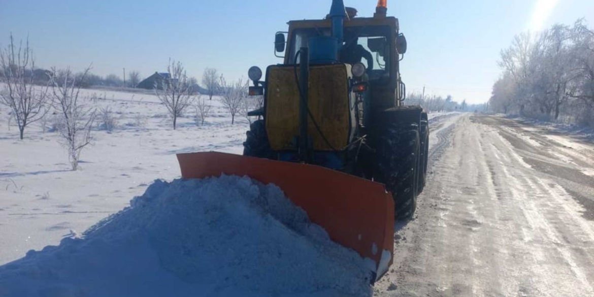 Понад півтори тисячі кілометрів автомобільних доріг очистили на Вінниччині за тиждень