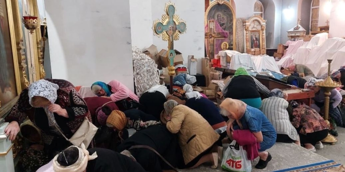 Понад п'ять разів російські військові обстріляли церкву в Херсоні