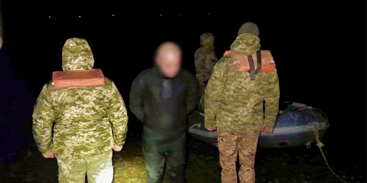 Порушника кордону у гідрокостюмі дістали з Дністра вінницькі прикордонники