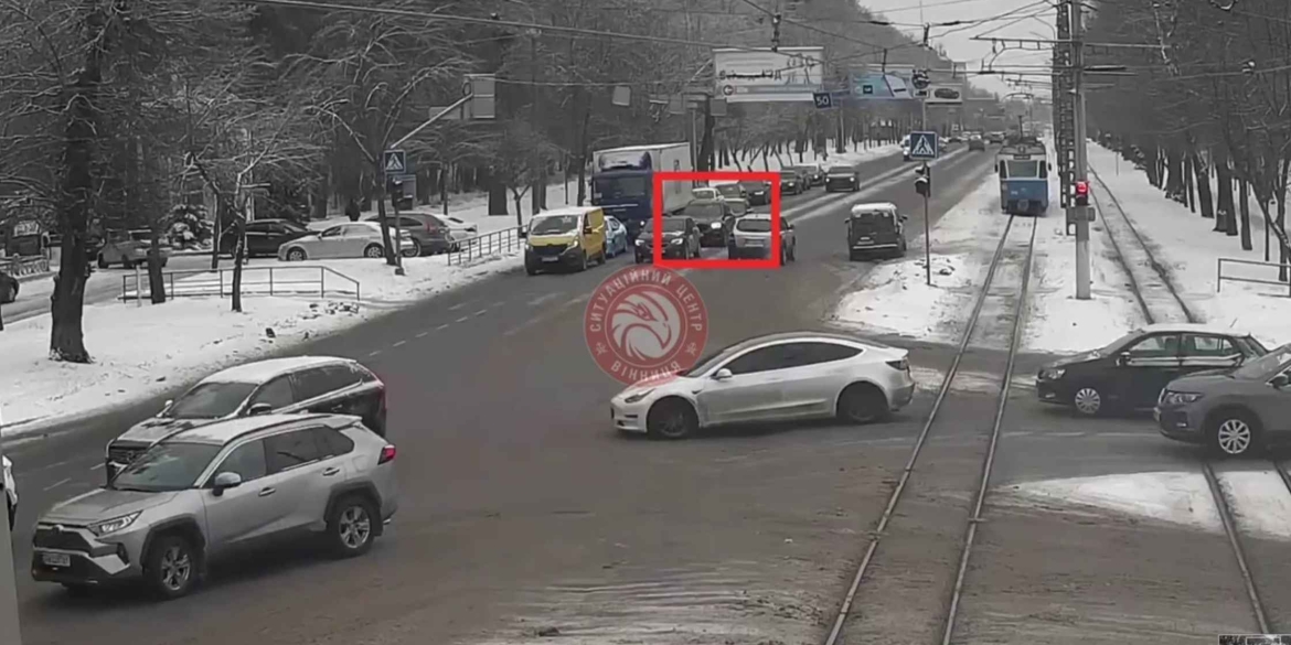 Потрійна аварія сталась вдень на Хмельницькому шосе у Вінниці