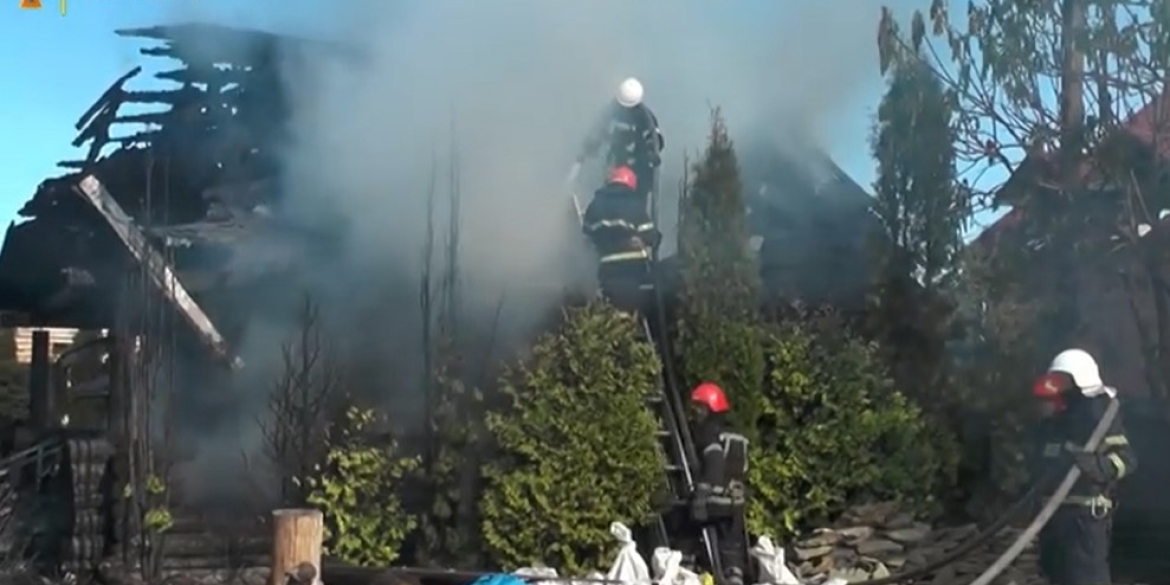 Пожежа у Зарванцях приватний будинок з дерев’яного зрубу вигорів вщент