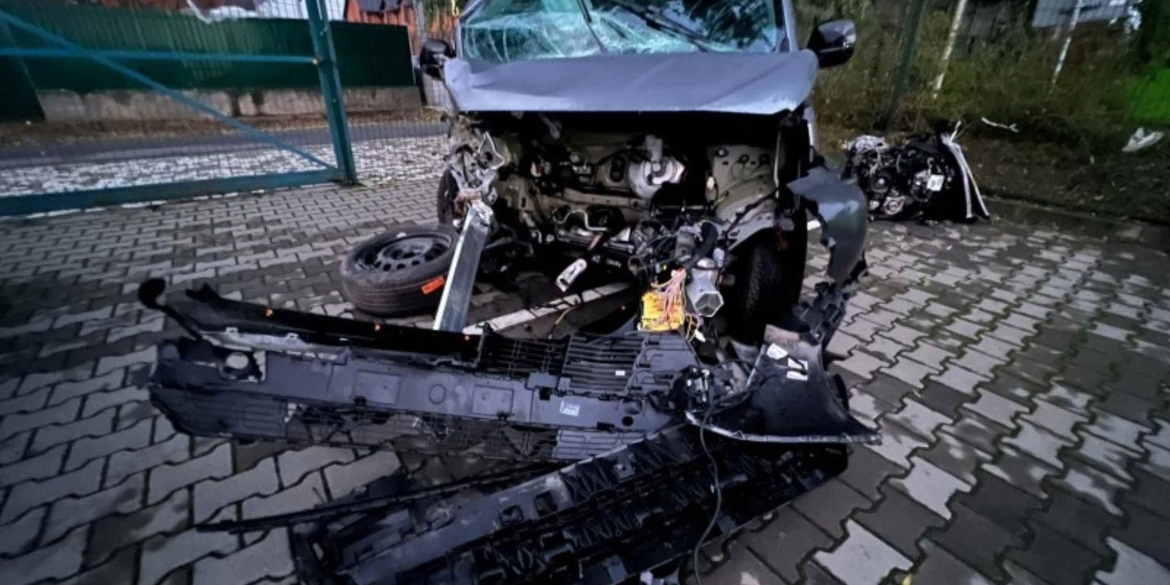 Працівник СТО викрав нове авто й розтрощив його вщент у п'яному ДТП