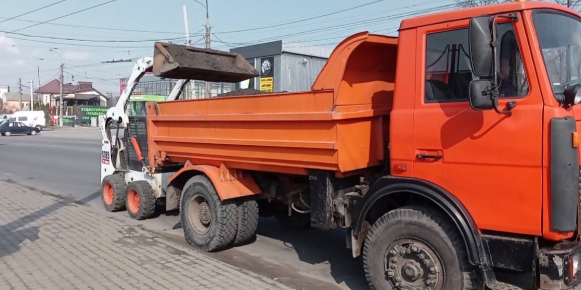 У Вінниці дорожні служби завершують міжсезонне прибирання