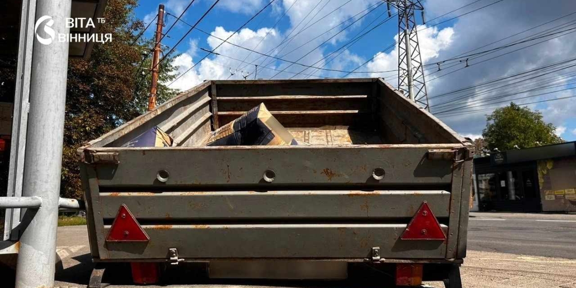 Причіп відлетів від авто й збив 70-річну жінку на зупинці у Вінниці
