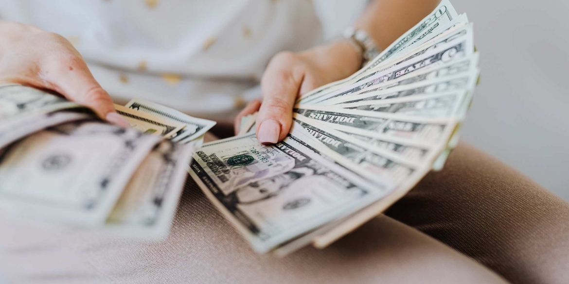 Приходила в гості й виносила валюту й прикраси у Козятині затримали крадійку