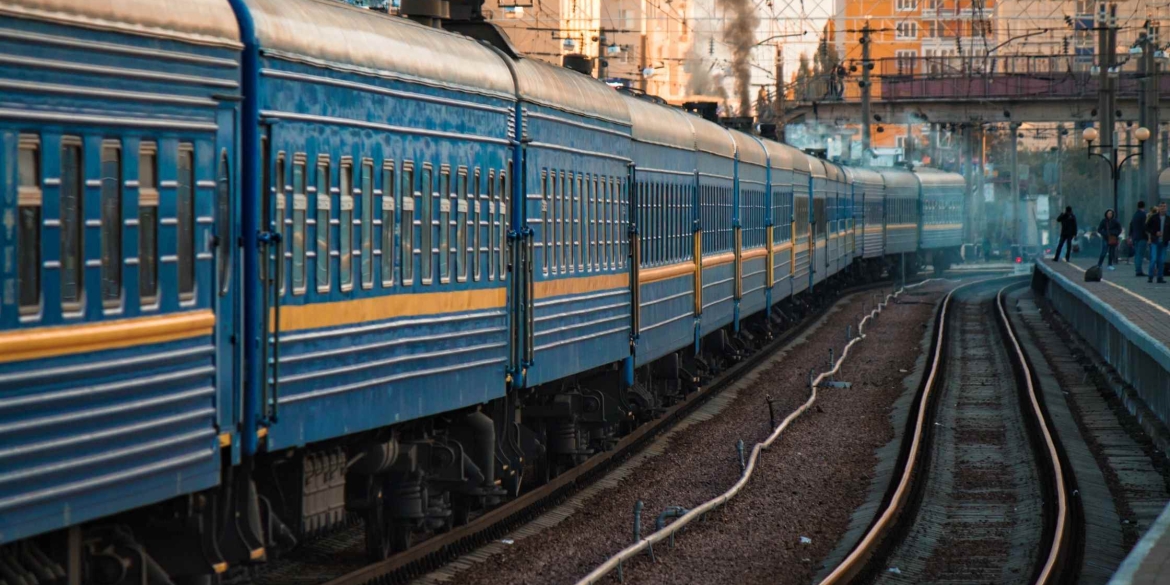 Приміський поїзд “Козятин - Жмеринка” затримався на маршруті