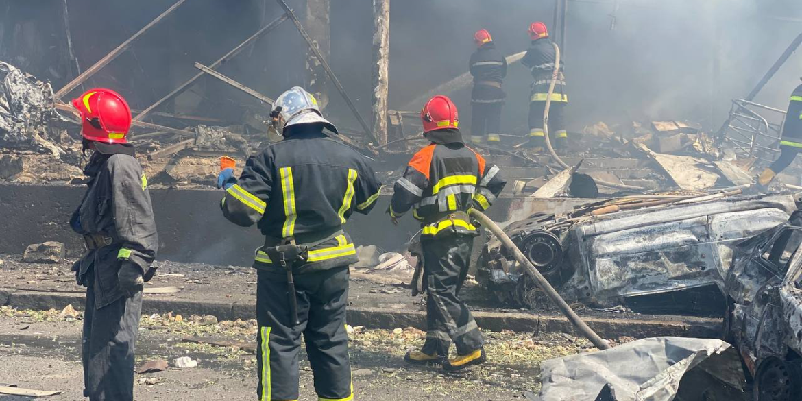 Ракетний удар по Вінниці: тривають пошуки 46 людей, з якими зник зв'язок