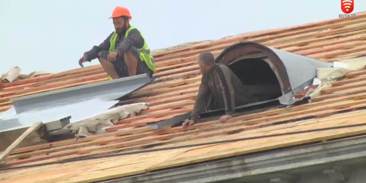Ремонт дахів та заміна вікон у Вінниці продовжують ліквідовувати наслідки теракту