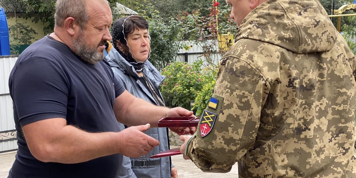 Родині загиблого Героя з Тульчинського району вручили орден "За мужність"
