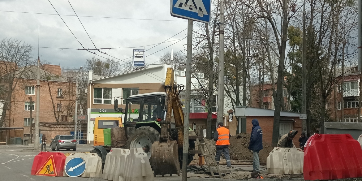 У Вінниці на Вишеньці відновили асфальтне покриття на ділянках аварійних розкопок