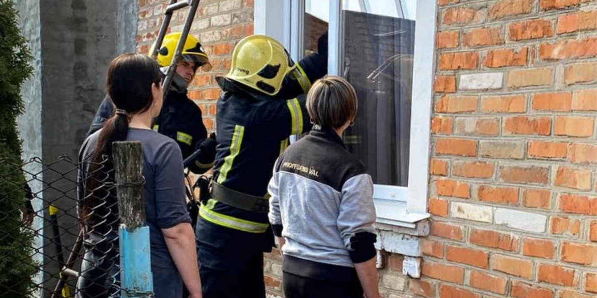 Рятувальникам двічі за добу екстрено відчиняли двері помешкань в оселях вінничан