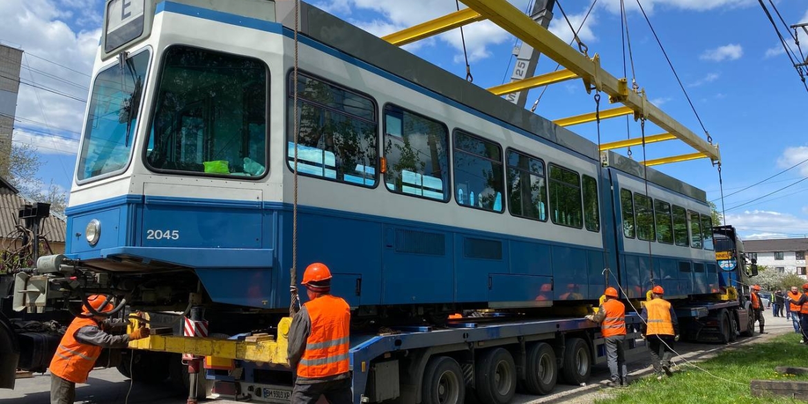 Ще три трамваї "Tram2000" прибули у Вінницю