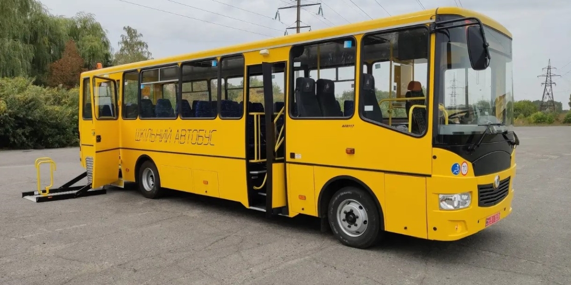 Підприємець на Вінниччині два роки "ремонтував" шкільний автобус - втрутилась прокуратура