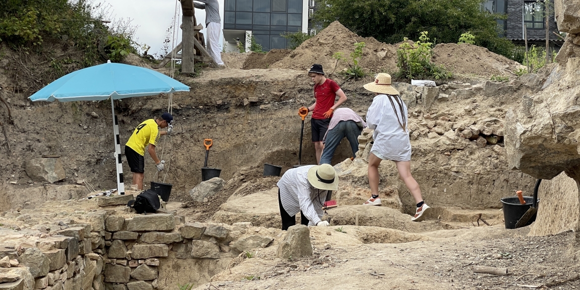 Секрети Домініканського монастиря у Вінниці - археологи вивчають знахідки