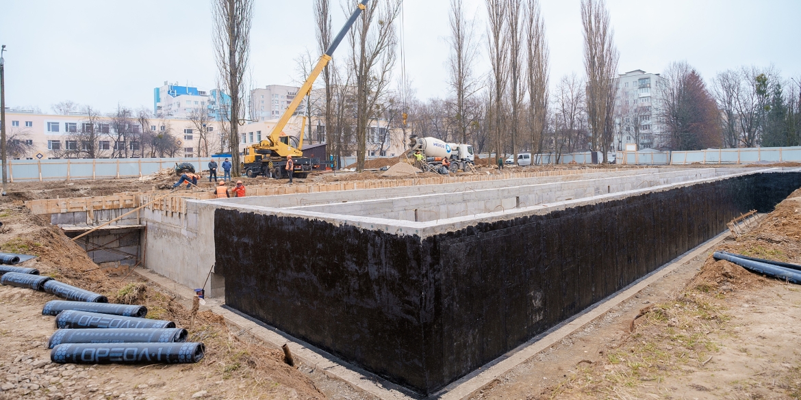 У Вінниці слідкують за темпами будівництва протирадіаційного укриття та термомодернізації ліцею №23
