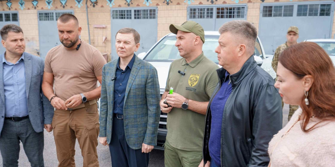 Ще два прикордонні загони отримали позашляховики від вінницької громади